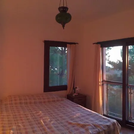 Lotus House Villa Cedit